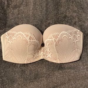 Wonder bra never worn, smoke free home. Strapless